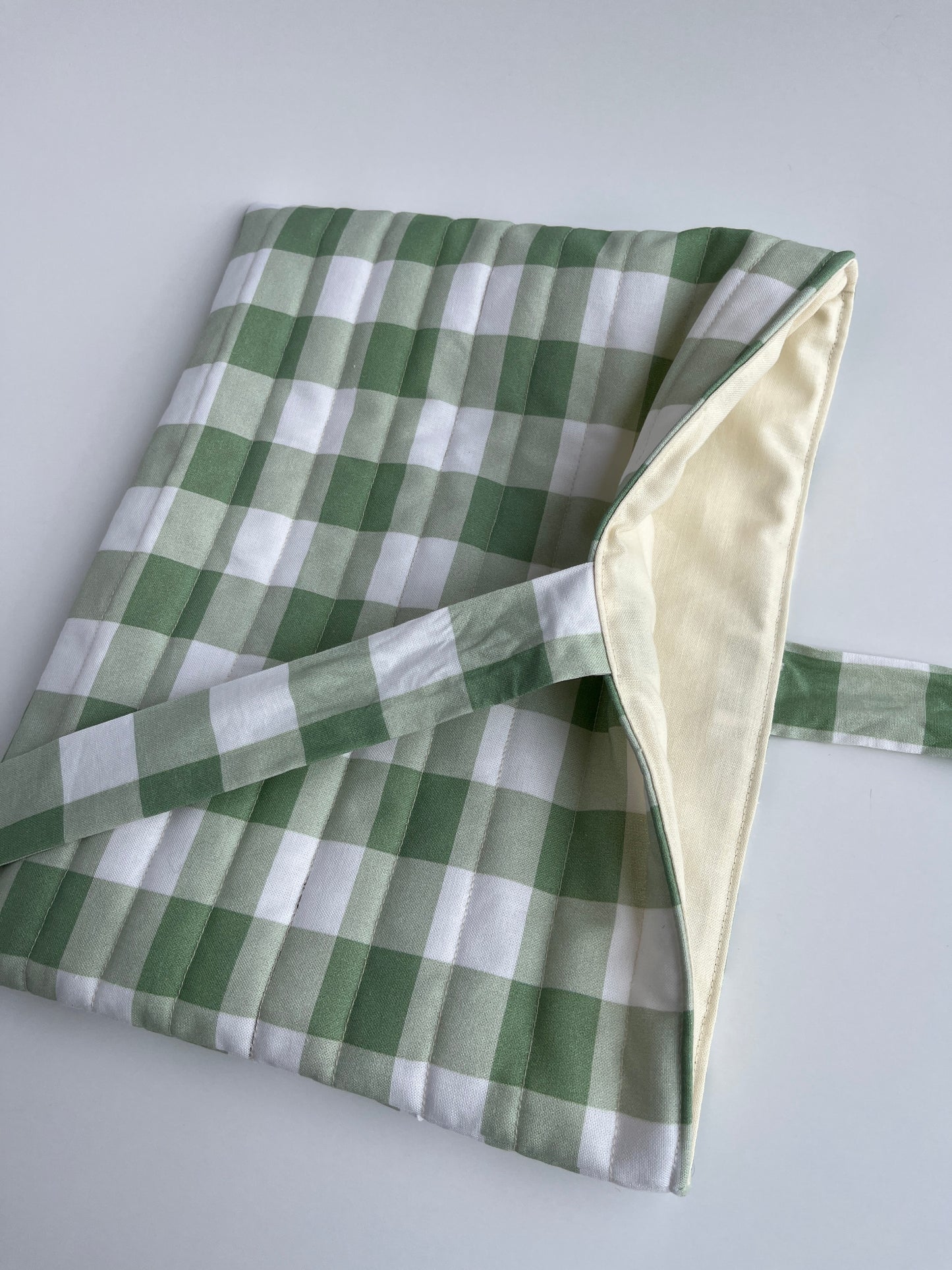 Book Sleeve Green Plaid